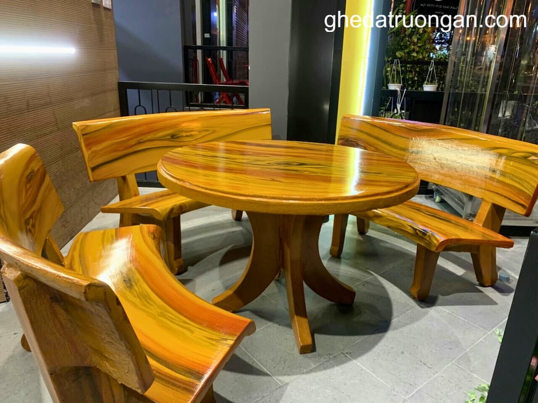  Bộ ghế đá sơn vàng vân nâu
