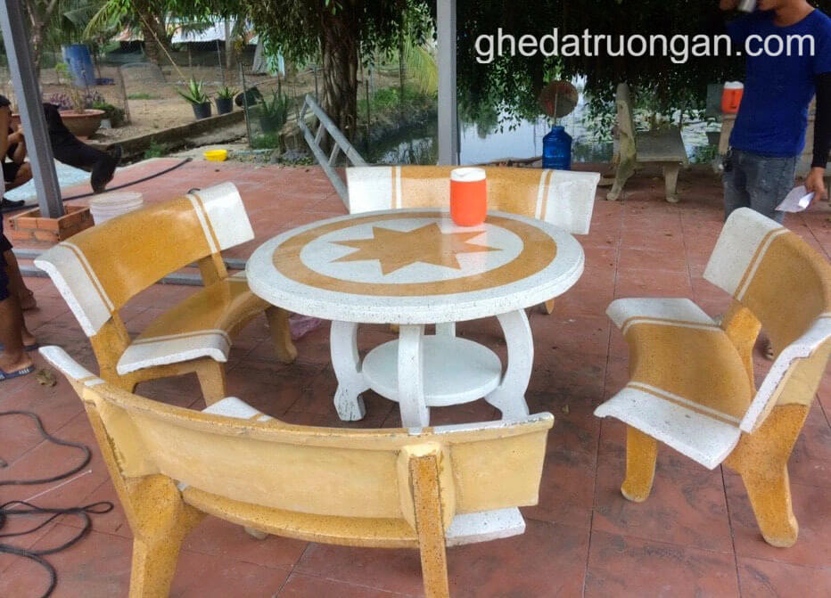  Bàn Tròn Trắng Vàng 4 Ghế Chân Bàn Hà Nội