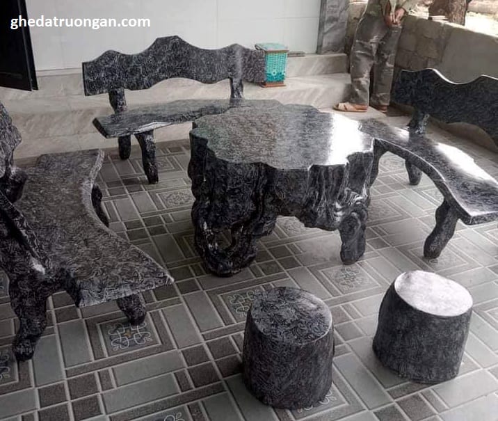Bàn Ghế Giả Đá Đen Gân Trắng